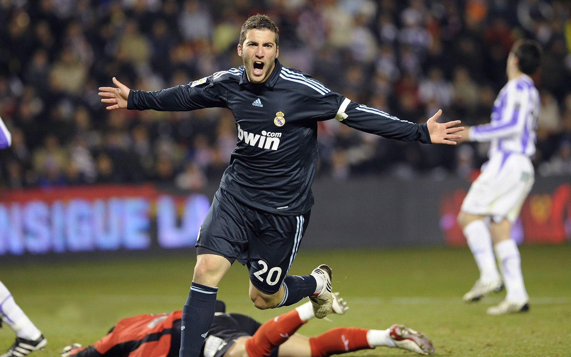 希腊血拼利物浦，赖斯带动全队节奏—当古典智慧遇见现代足球的战术革命