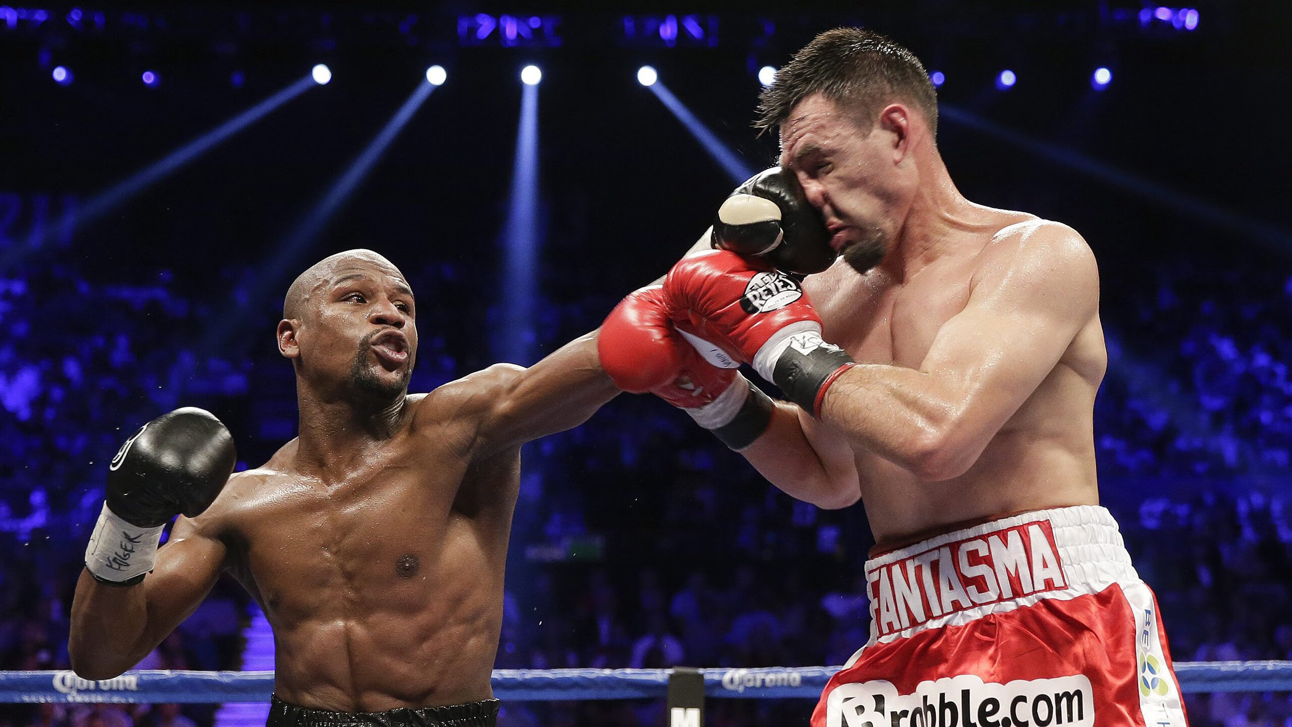 阿圭罗式爆发与马里铁壁，当个人英雄主义遭遇团队压制哲学