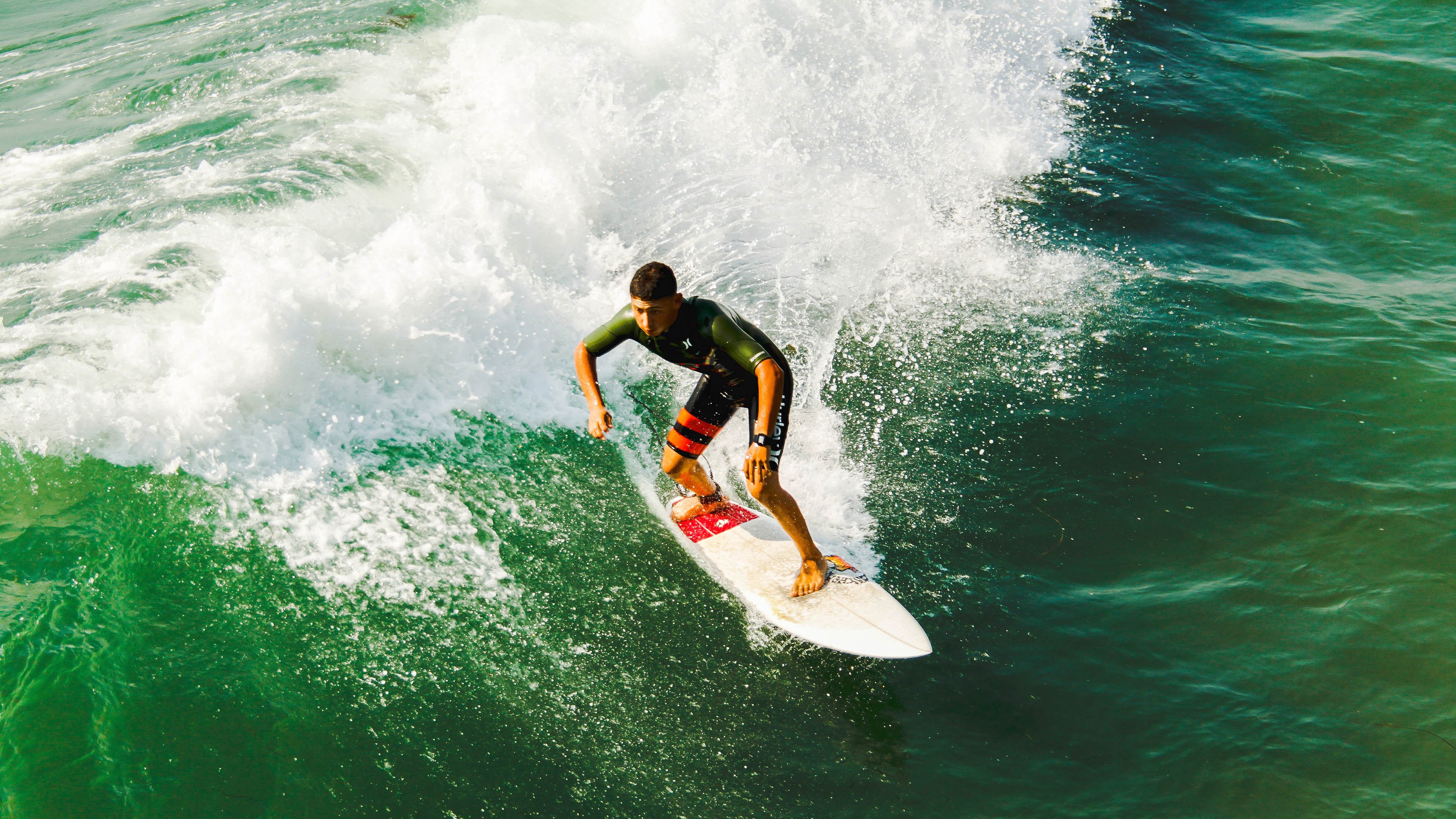 双线叙事，浙江队逆境突围与詹姆斯王权时刻的平行启示